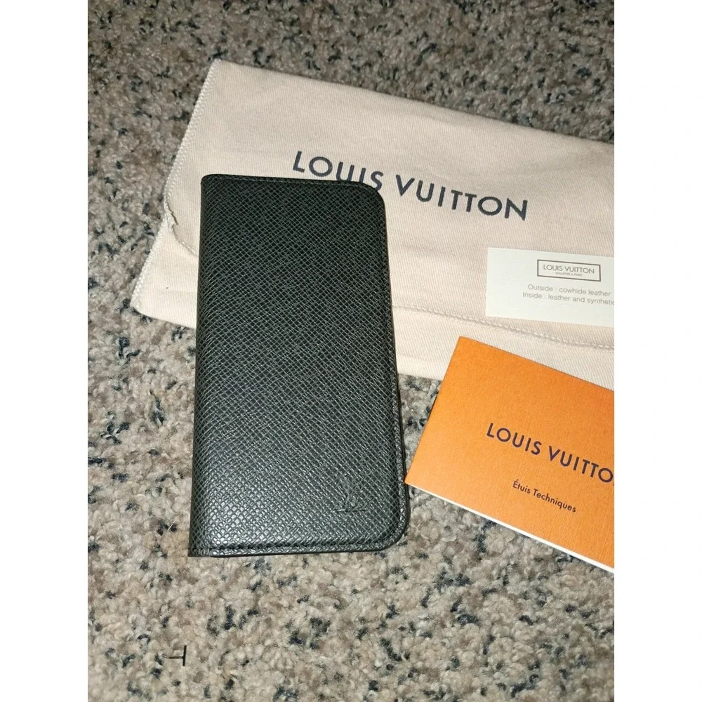 Authentic Louis Vuitton Iphone 7 Follo Taiga‎ Ardoi M63407 Personalized R.S 2017